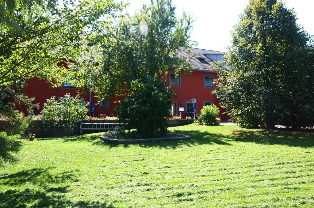 Landgasthof Zur Quelle Seeshaupt Eksteriør billede